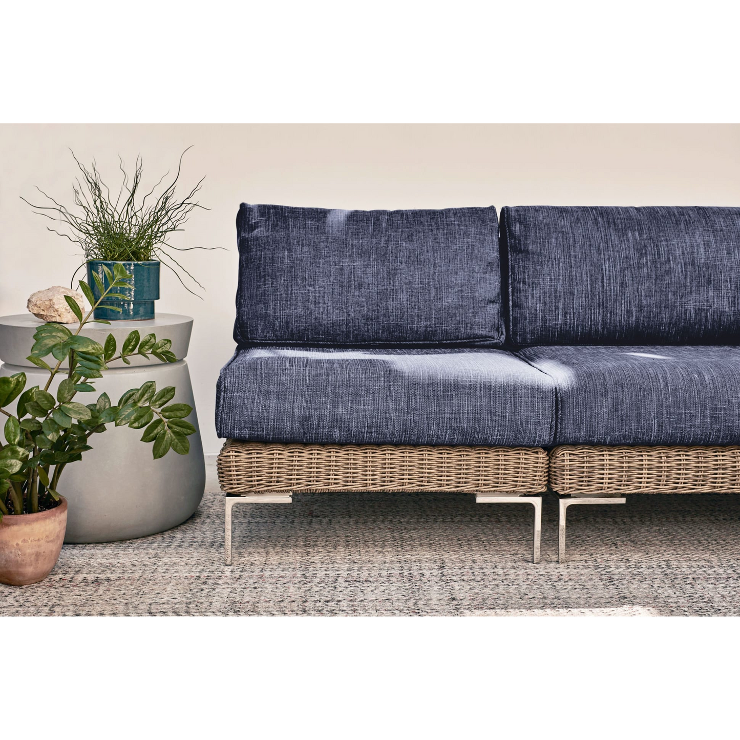 Live Outer 103" Brown Wicker Outdoor Sofa With Armchairs & Deep Sea Navy Cushion (5-Seat)