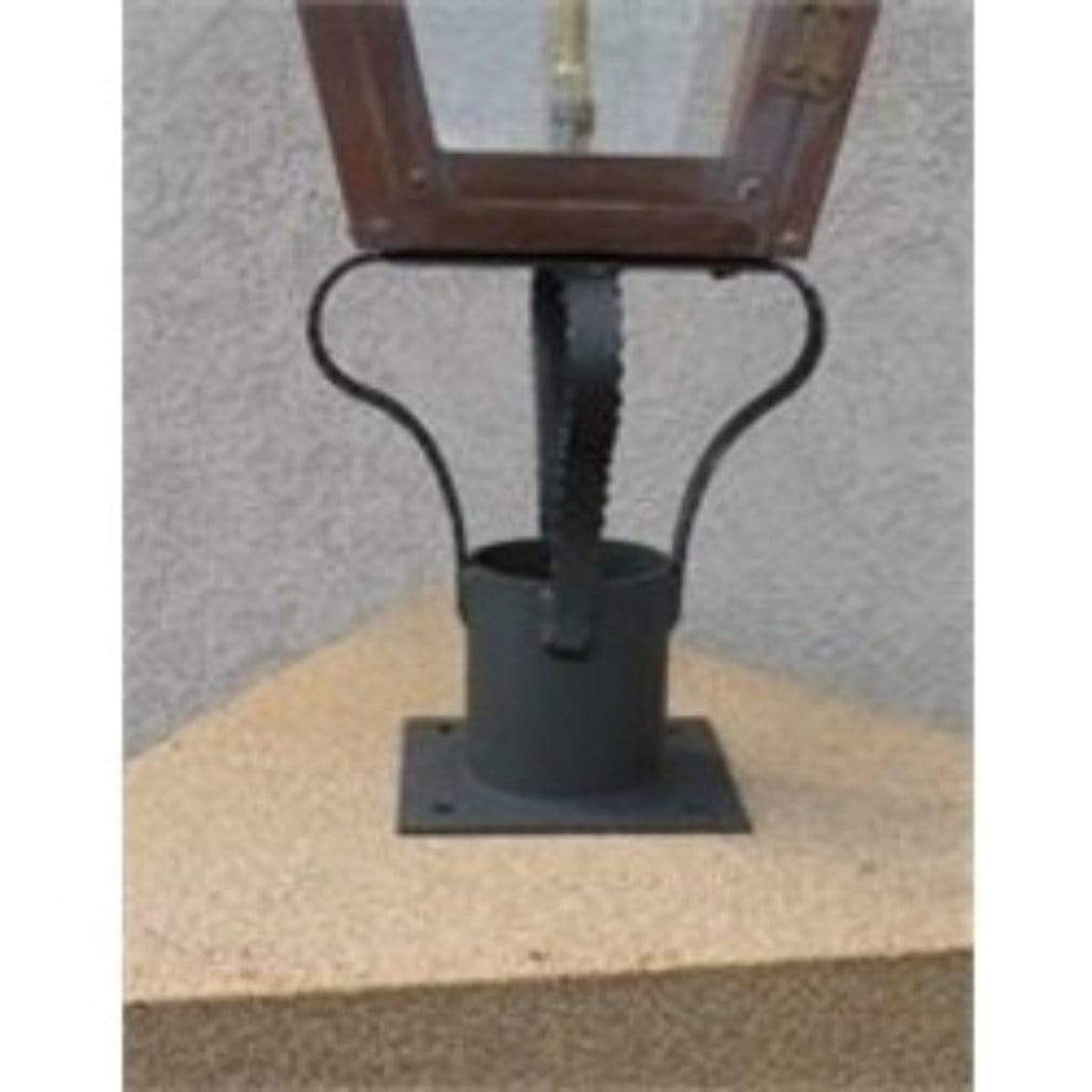 Regency RCSM Fits All Flat Bottom Lights Column Spider Mount