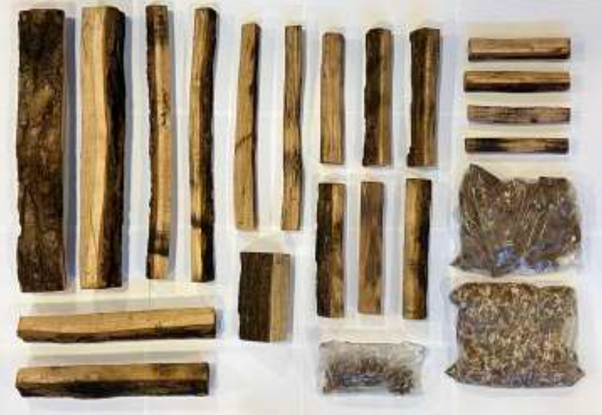 Amantii 19 Piece Timberlux Real Wood Log Set