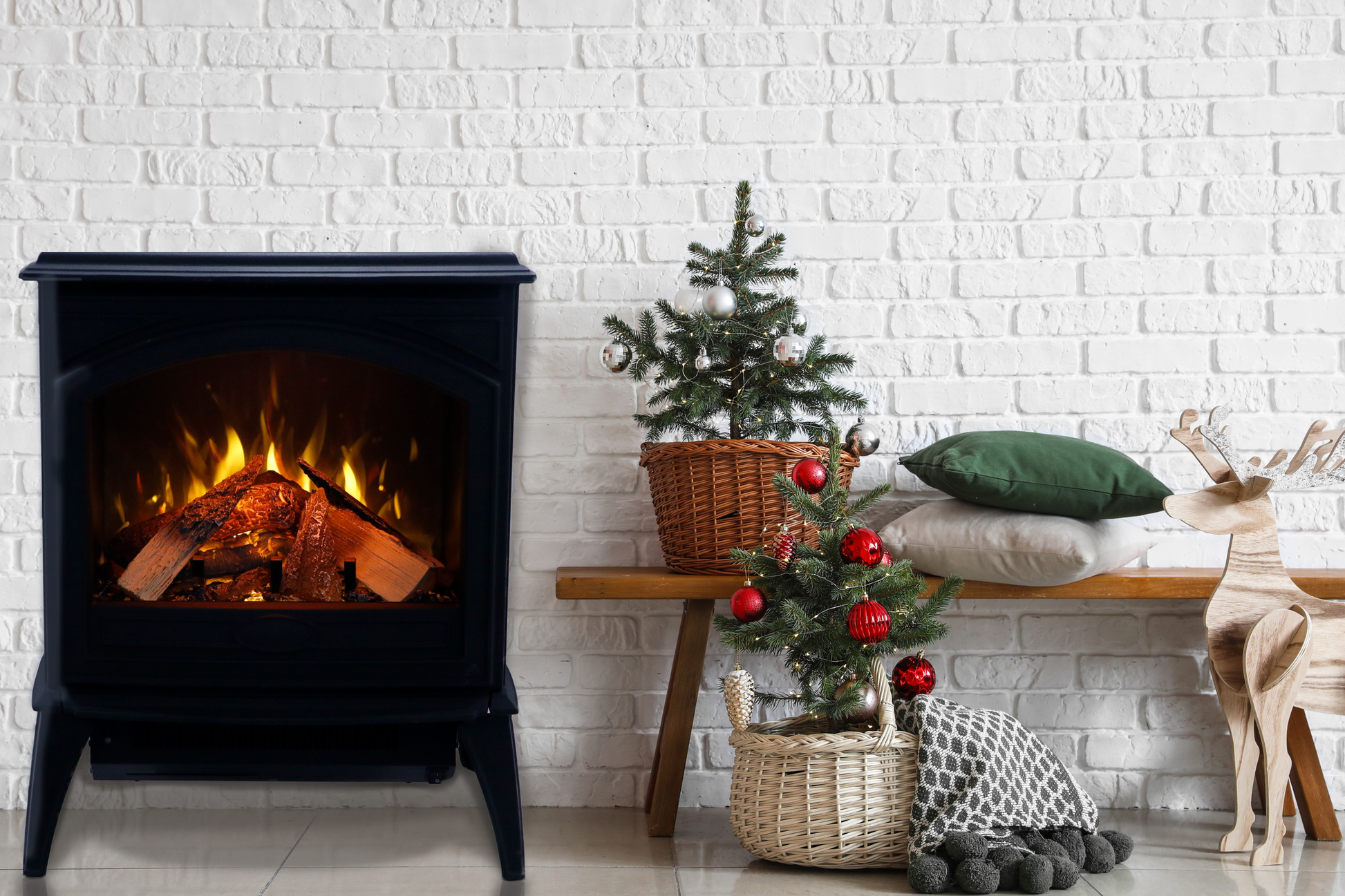 Amantii Lynwood Cast Iron E70-HO Freestanding High Power Electric Fireplace With Lit Logs & Split Logs