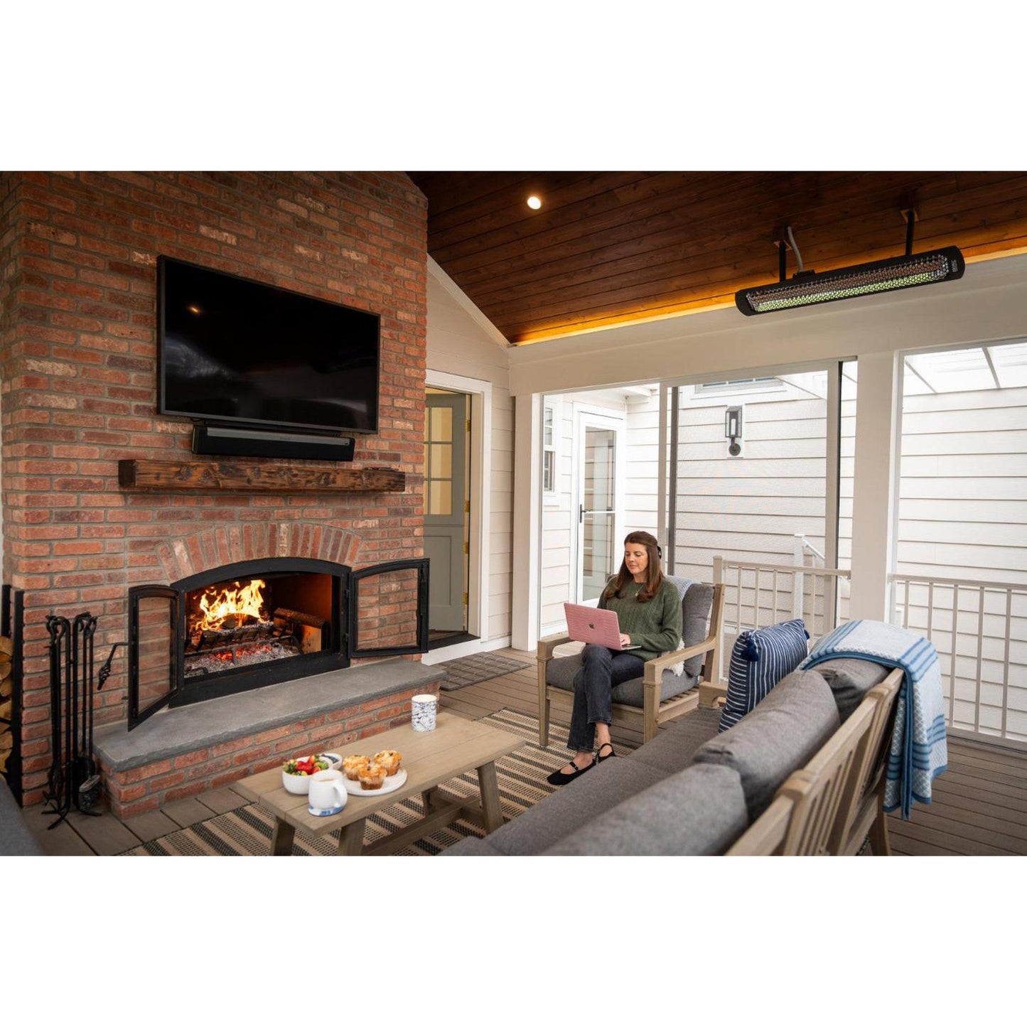 Bromic Heating Tungsten Smart-Heat 56" 3000 Watt 220-240V Black Electric Patio Heater