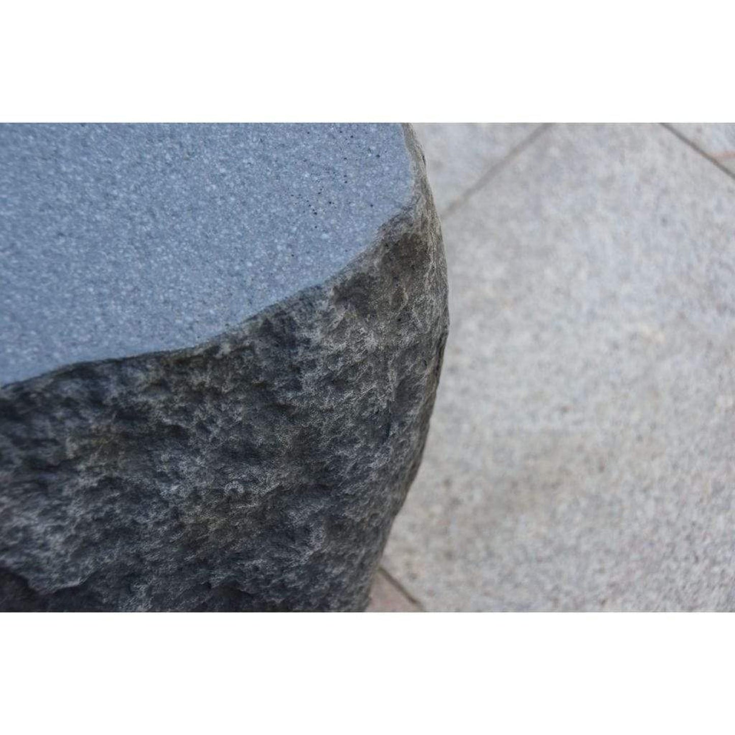 Elementi Boulder 17" Concrete Seat