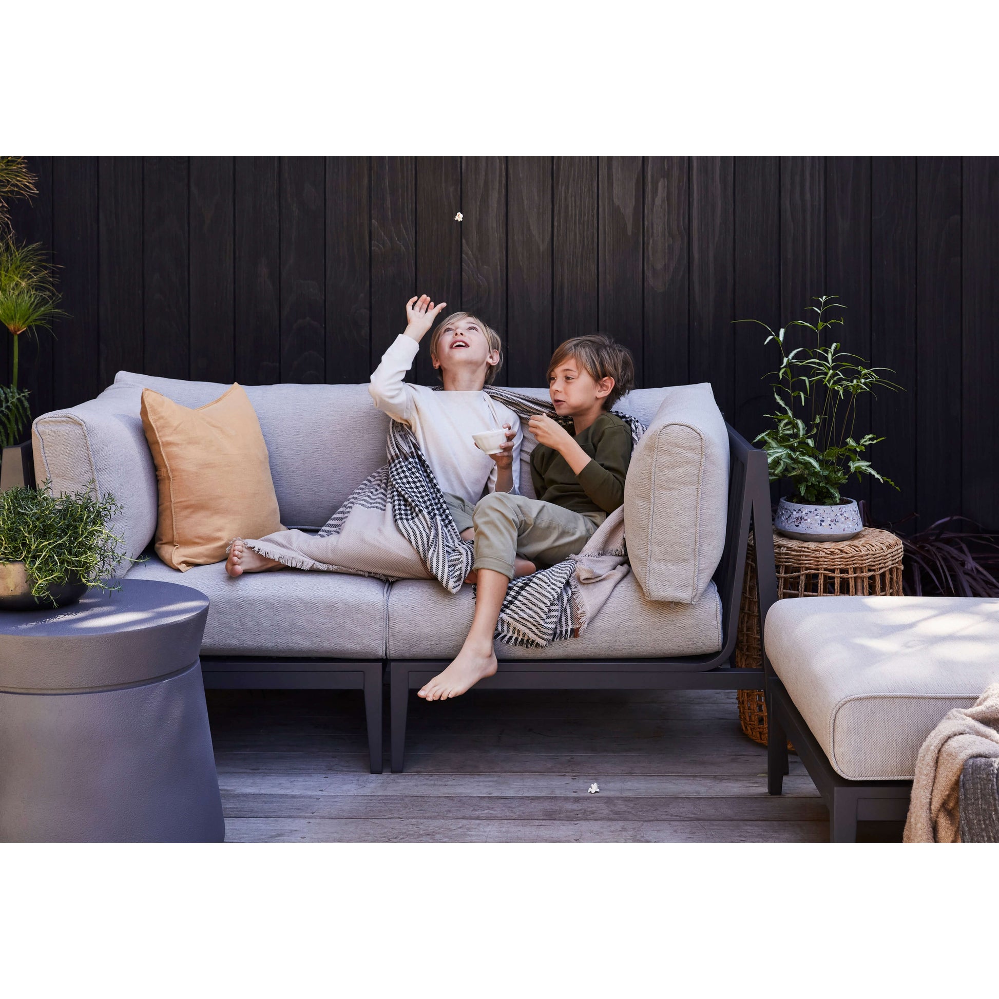 Live Outer 127" x 64" Charcoal Aluminum Outdoor L Shape Sectional 5-Seat With Sandstone Gray Cushion