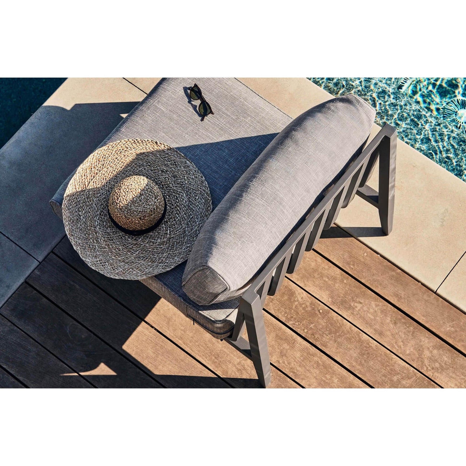 Live Outer 127" x 64" Charcoal Aluminum Outdoor U Sectional 6-Seat With Pacific Fog Gray Cushion