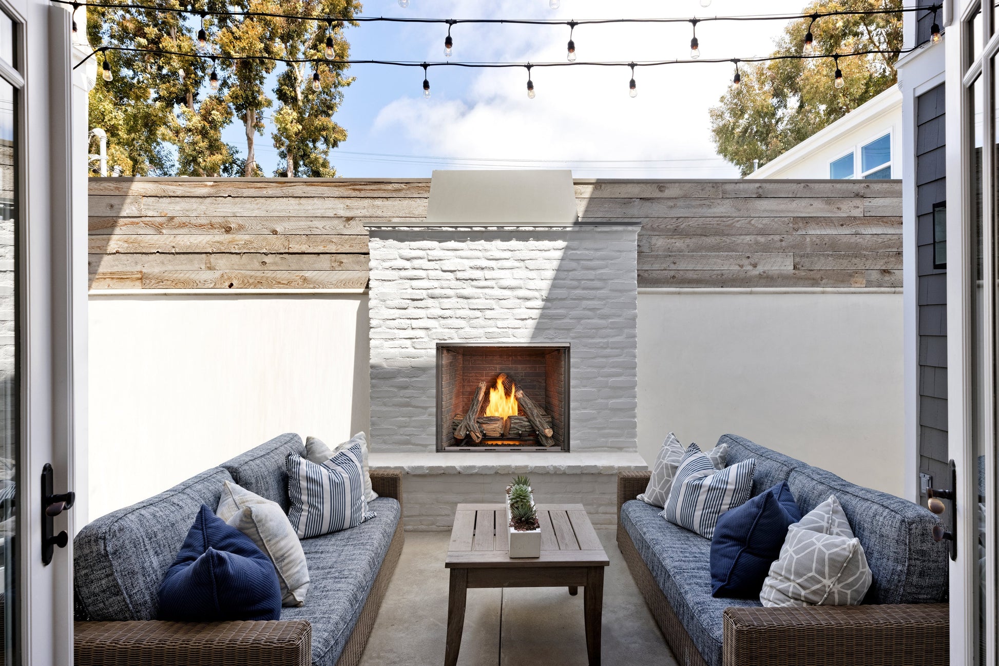 Majestic Courtyard 36" Traditional Outdoor Vent Free Natural Gas Fireplace With IntelliFire Ignition System