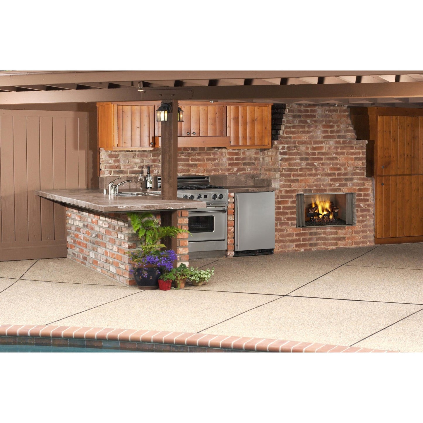 Majestic Villawood 36" Traditional Outdoor Wood Burning Fireplace With Traditional Refractory