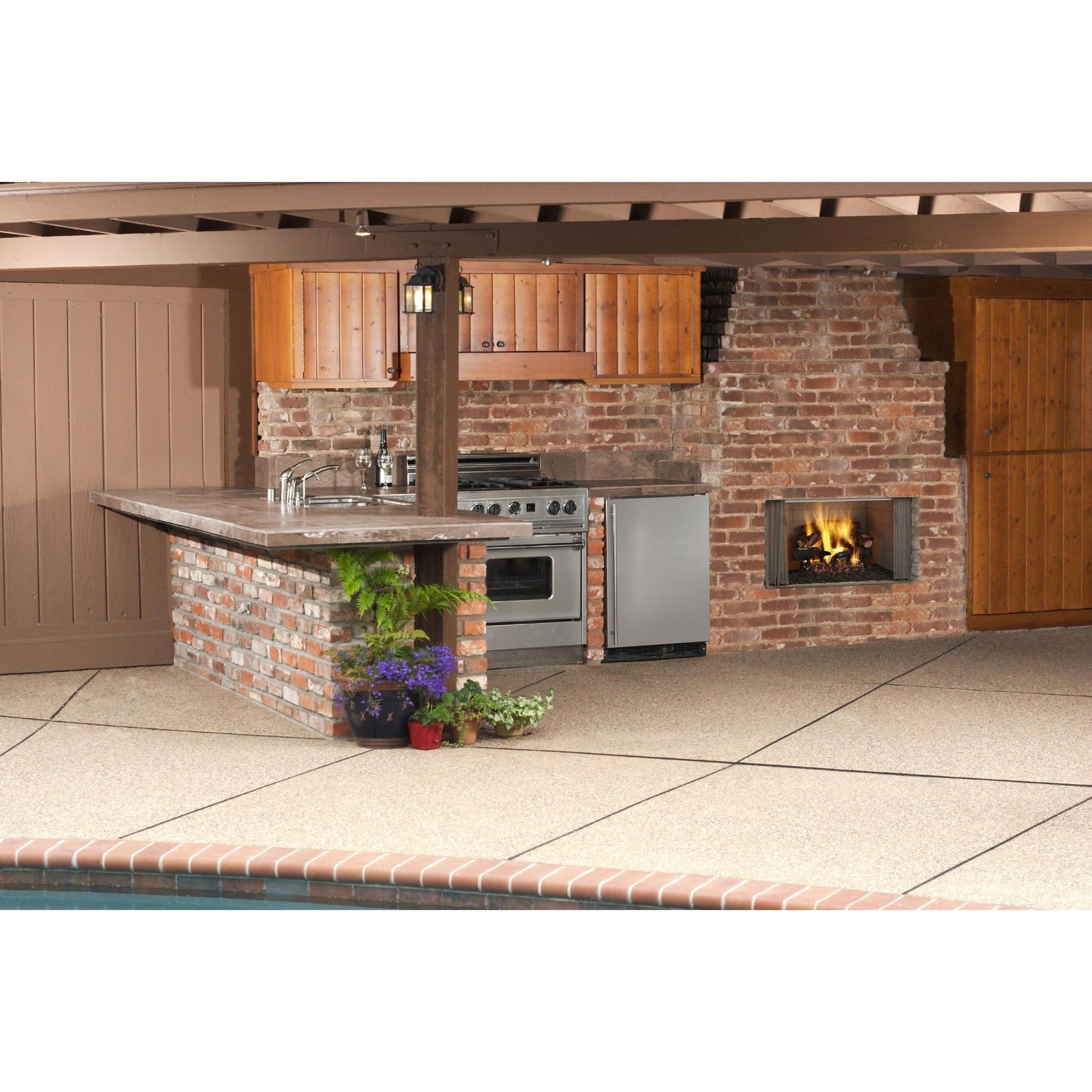 Majestic Villawood 36" Traditional Outdoor Wood Burning Fireplace With Traditional Refractory