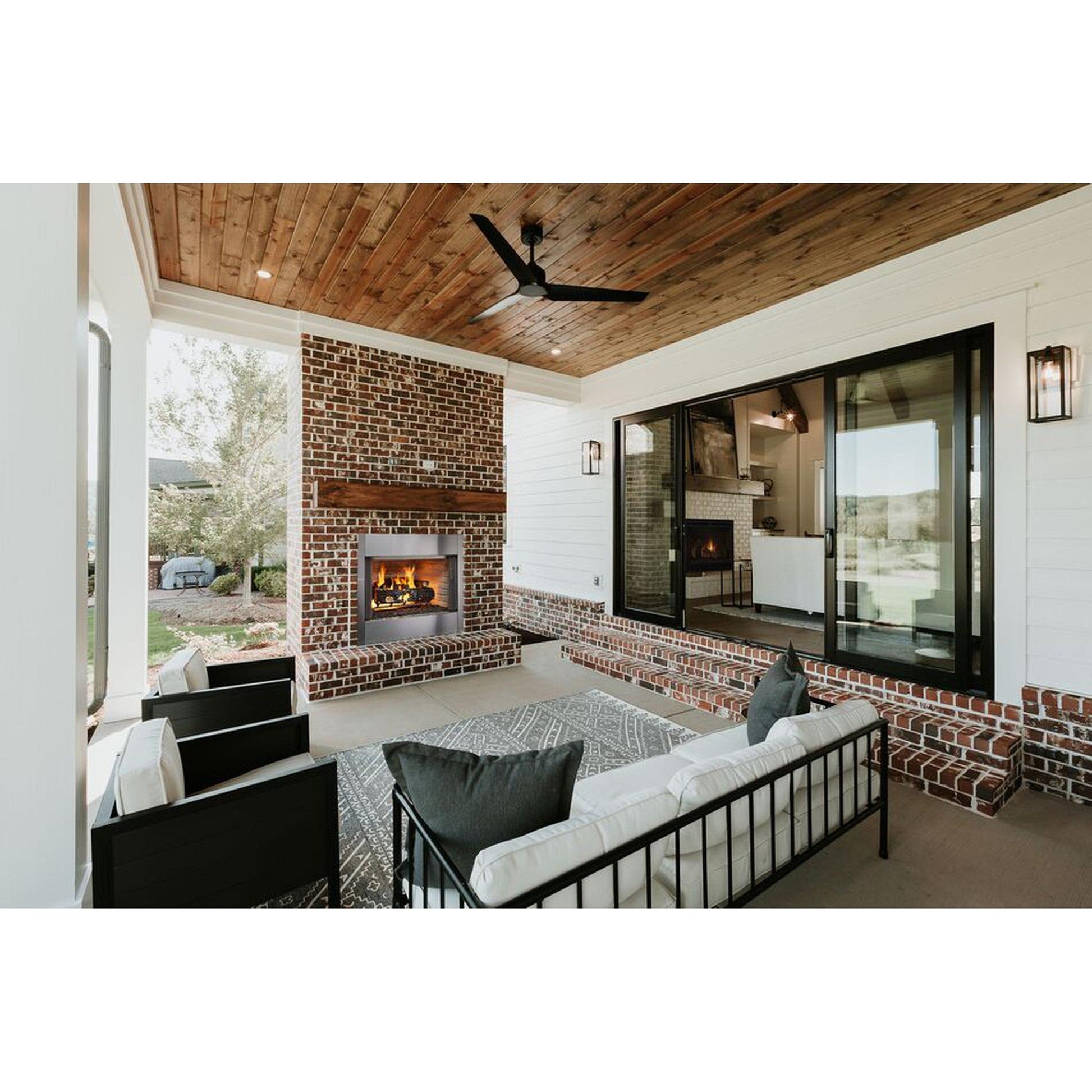 Majestic Villawood 36" Traditional Outdoor Wood Burning Fireplace With Traditional Refractory