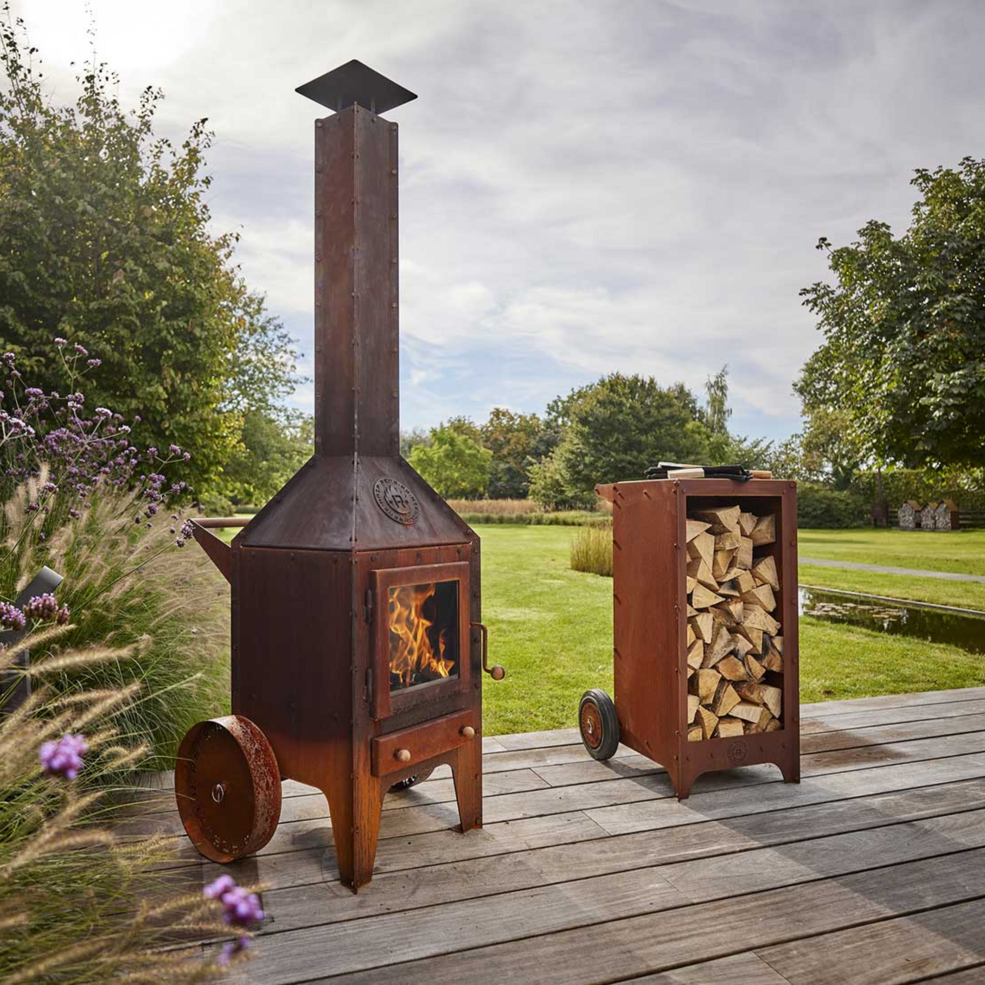 RB73 Bijuga 3mm CorTen Steel Fireplace With Two Wheels and a Push