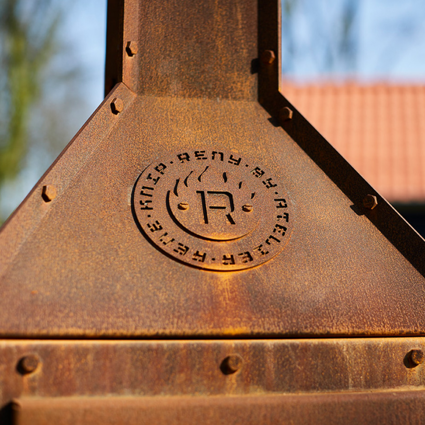 RB73 Bijuga 3mm CorTen Steel Fireplace With Two Wheels and a Push Bar