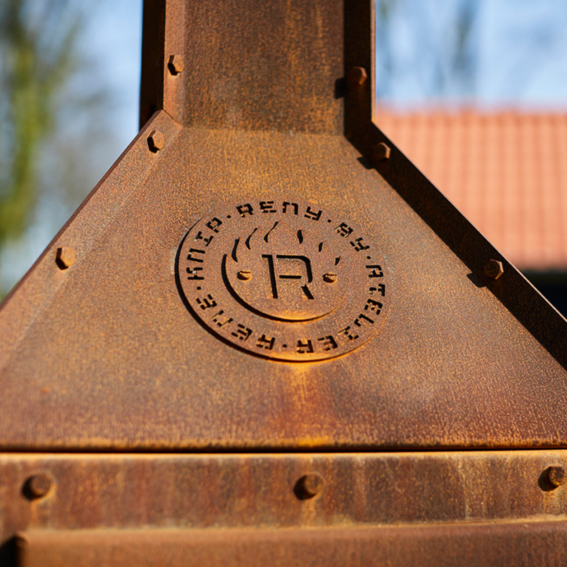 RB73 Bijuga 3mm CorTen Steel Fireplace With Two Wheels and a Push Bar