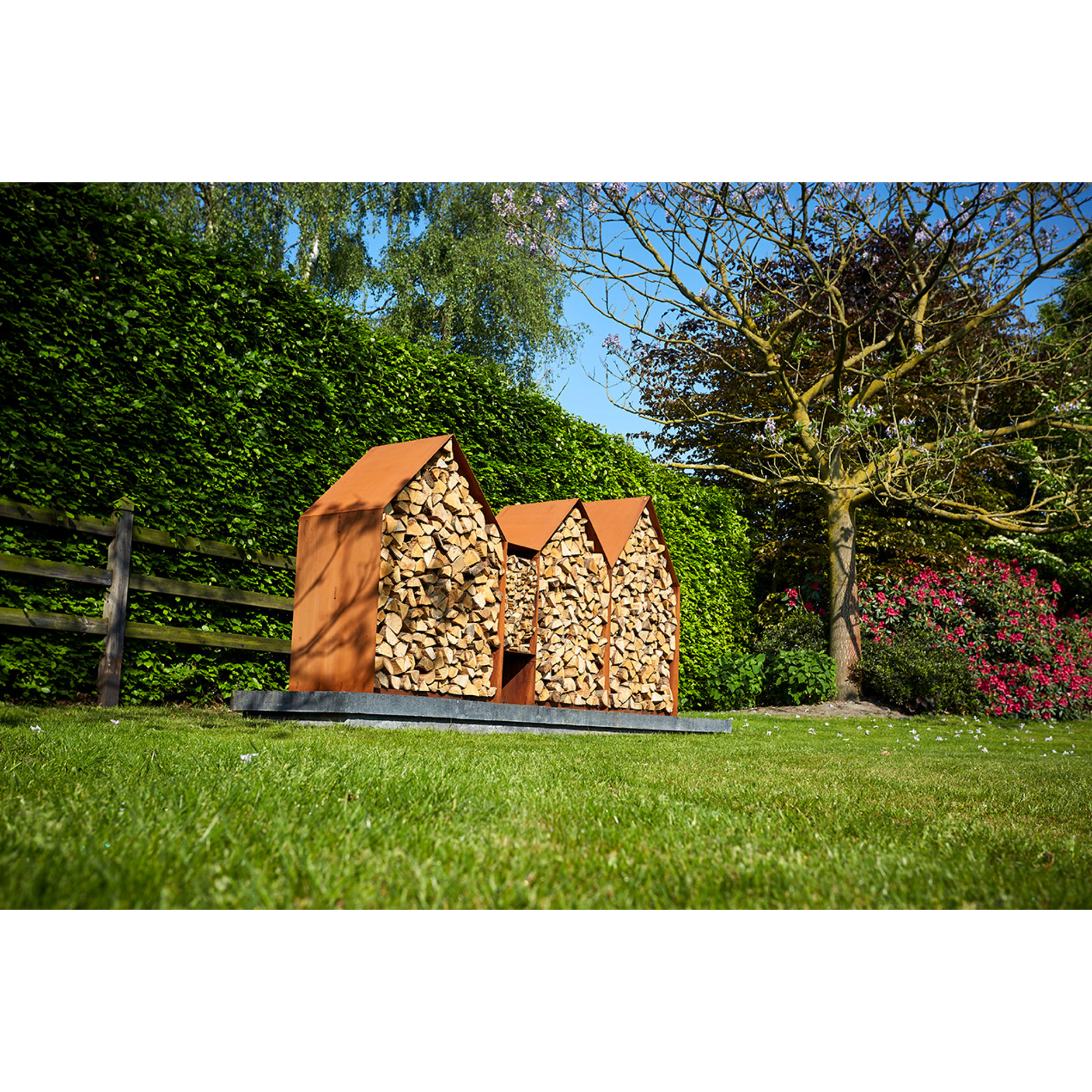 RB73 Bruges 3 Houses Wood Storage