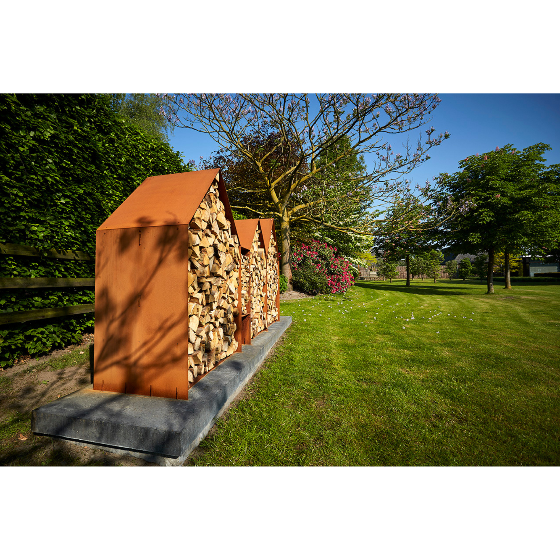 RB73 Bruges 3 Houses Wood Storage