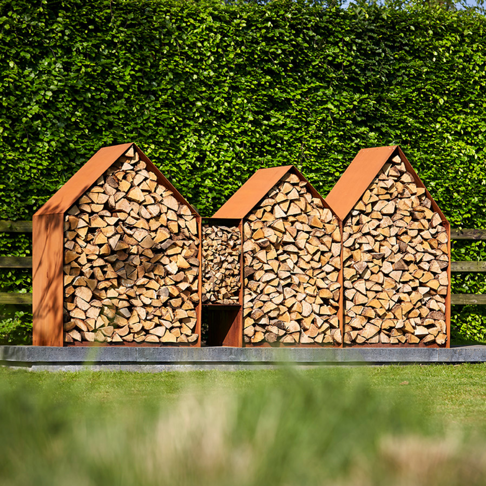 RB73 Bruges 3 Houses Wood Storage