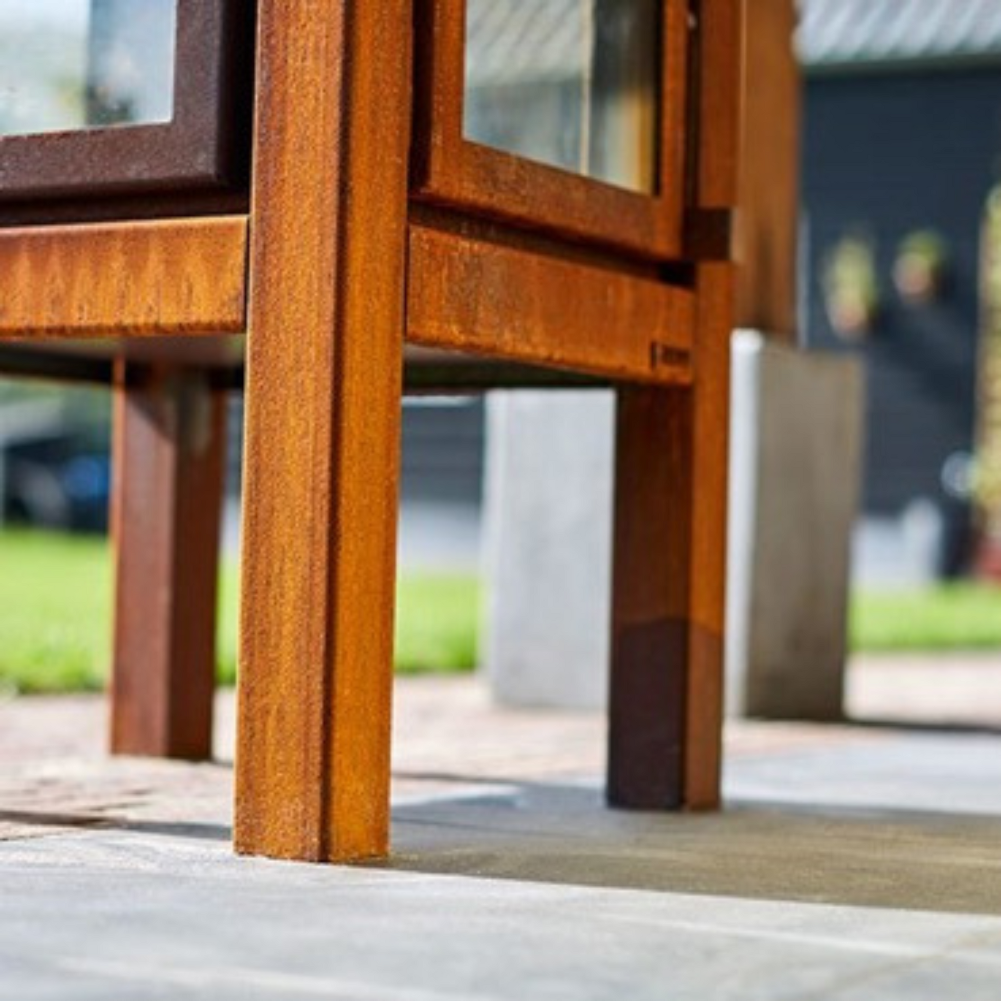 RB73 Quaruba L 3-Sided Glass Fireplace