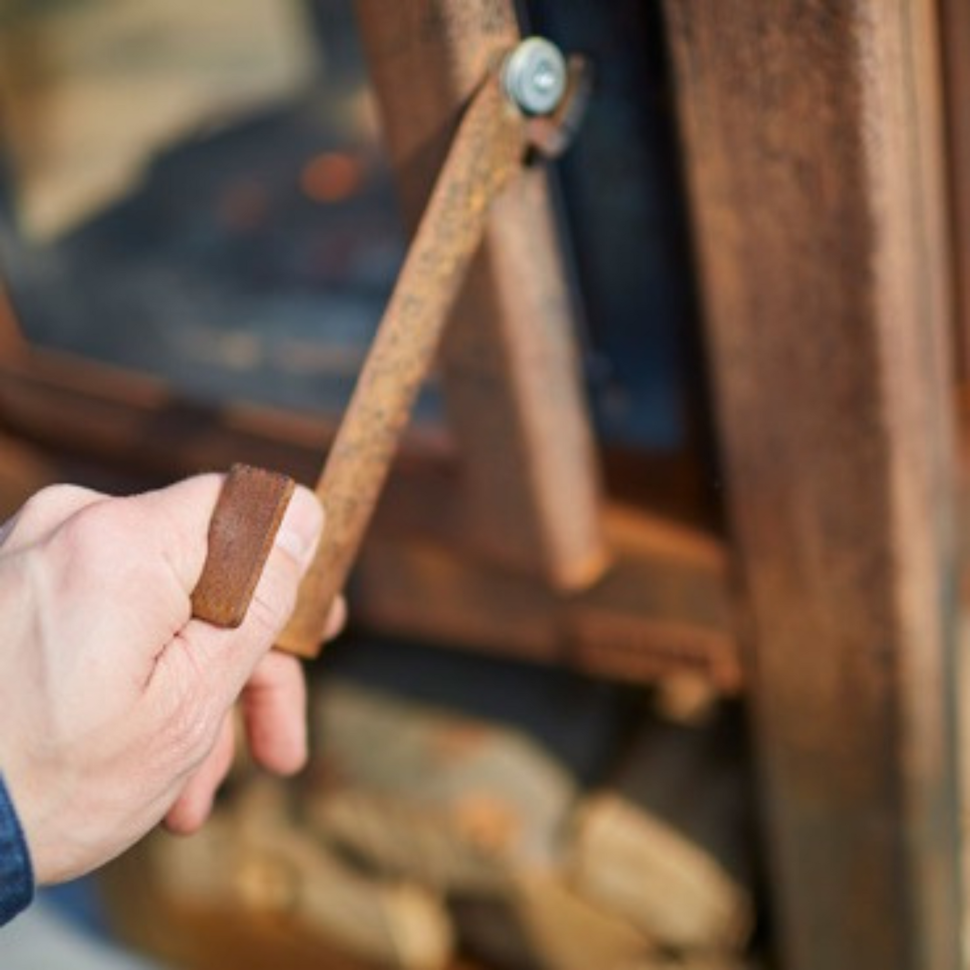 RB73 Quaruba L 3-Sided Glass Fireplace