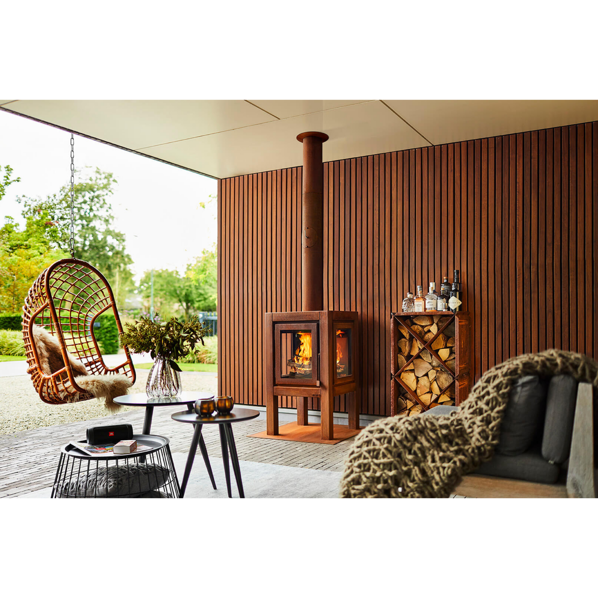 RB73 Quaruba XL 3-Sided Glass Fireplace