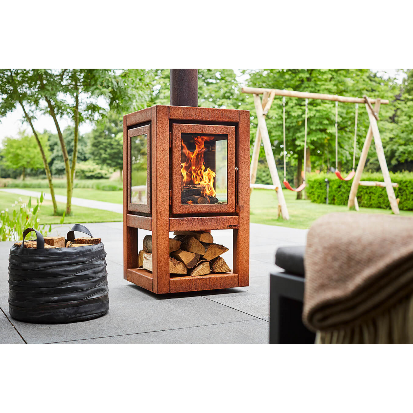 RB73 Quaruba XL MOBILE 4-Sided Glass Warm Brown CorTen Steel Wood-Burning Outdoor Fireplace