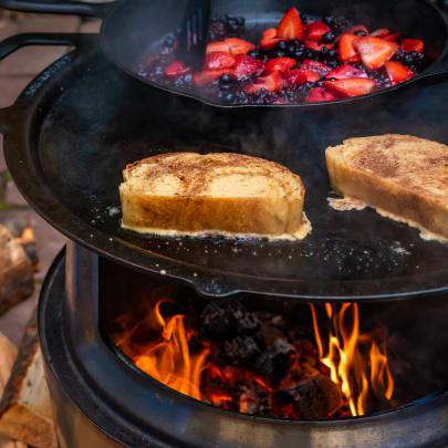 Solo Stove Bonfire Cast Iron Griddle Top With Hub – US Fireplace Store
