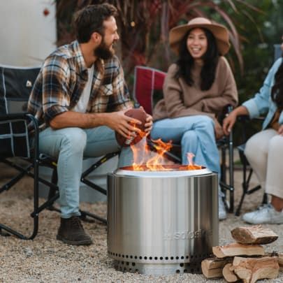 Solo Stove Bonfire Smokeless Firepit Essential Bundle 2.0