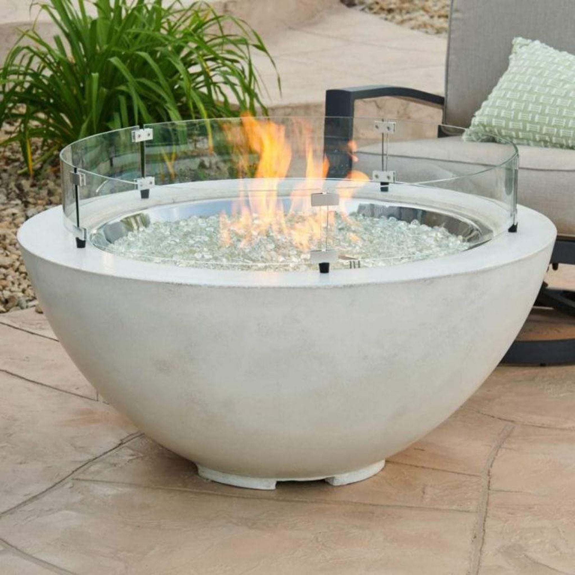 The Outdoor GreatRoom Company 20" Round Glass Wind Guard