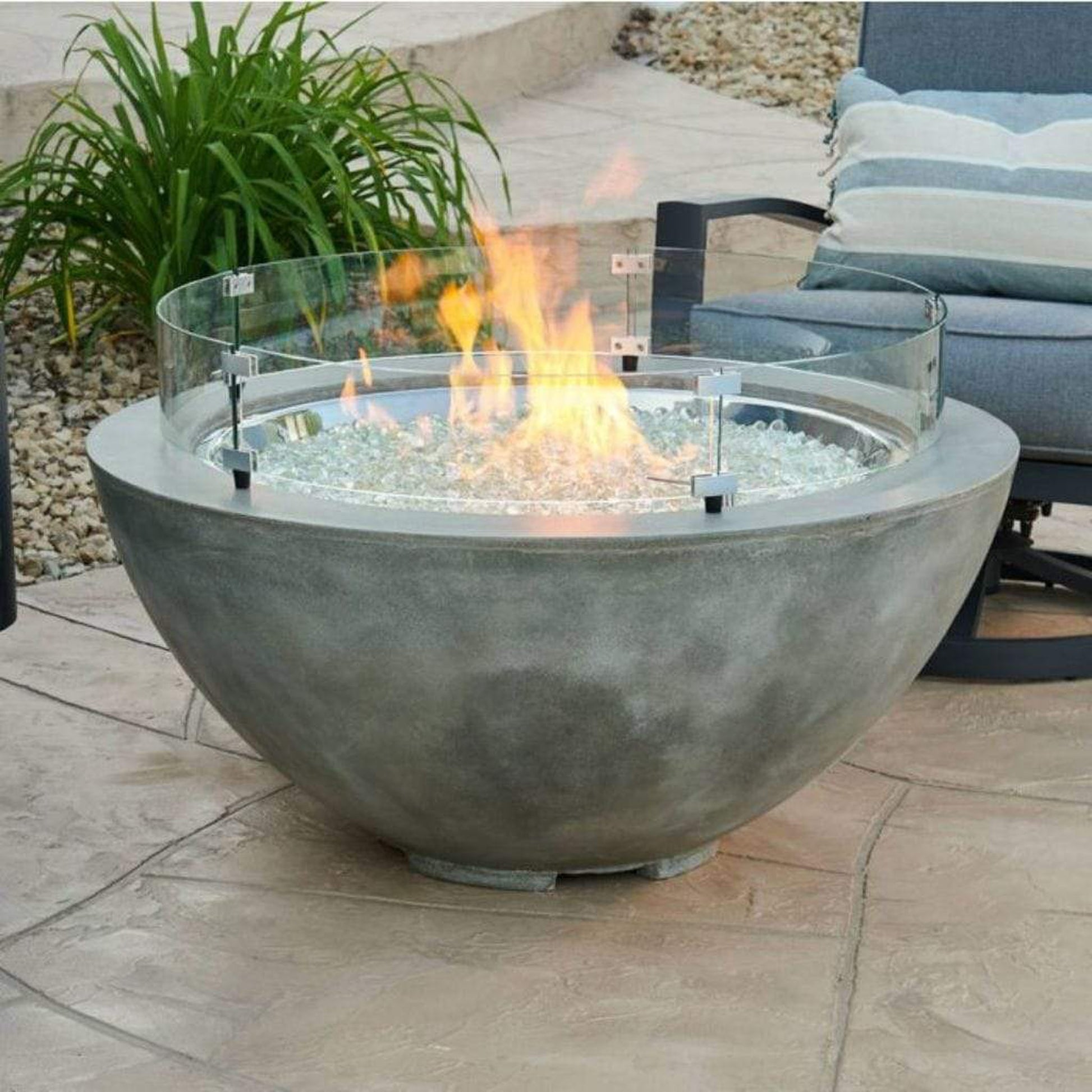 The Outdoor GreatRoom Company 20" Round Glass Wind Guard