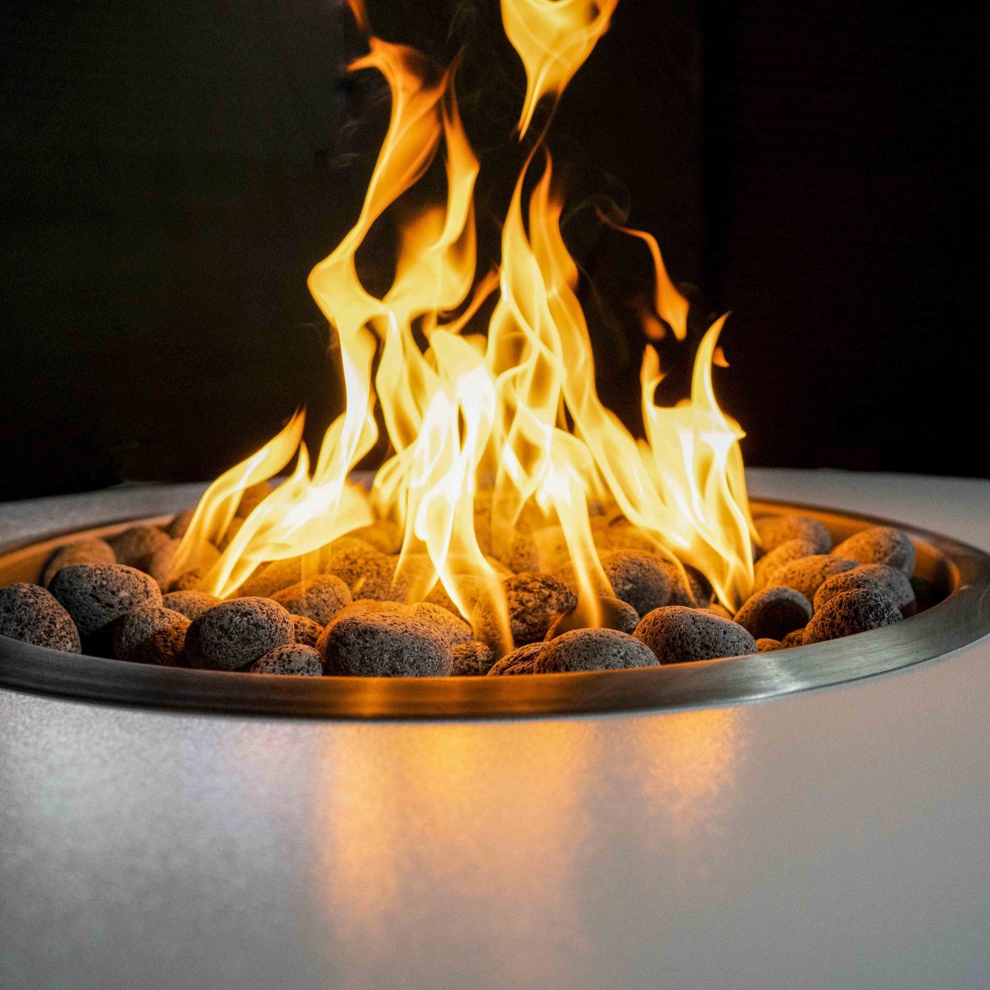 The Outdoor Plus Isla 42" White Powder Coated Metal Natural Gas Fire Pit with Flame Sense with Spark Ignition & Gravity Lounge Chair