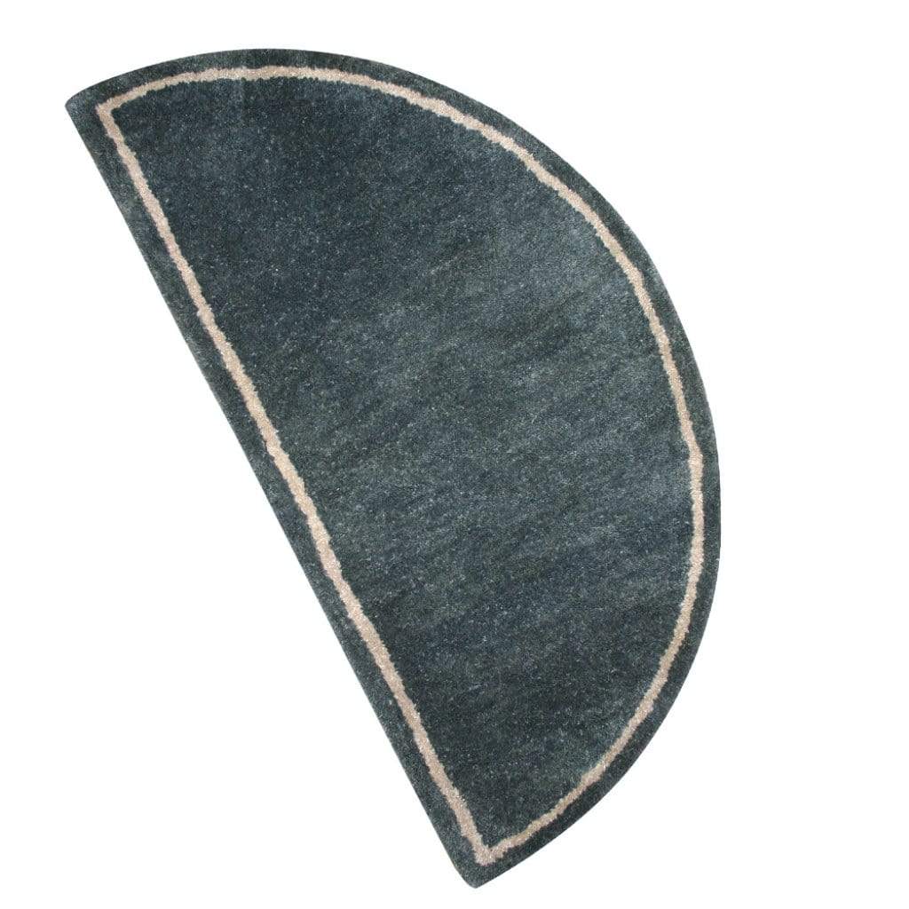 UniFlame 44" R-5000 Forest Green Hand-Tufted Wool Hearth Rug